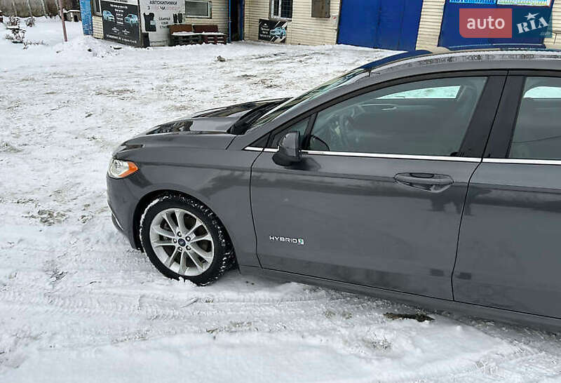 Седан Ford Fusion 2018 в Ровно