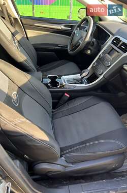 Седан Ford Fusion 2014 в 