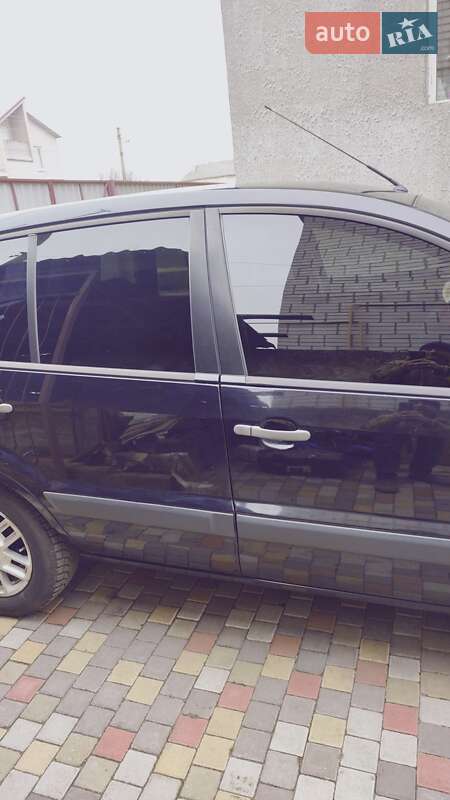 Хэтчбек Ford Fusion 2008 в Павлограде