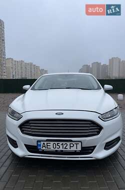Седан Ford Fusion 2013 в 