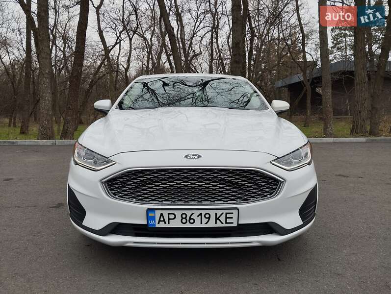 Седан Ford Fusion 2018 в 