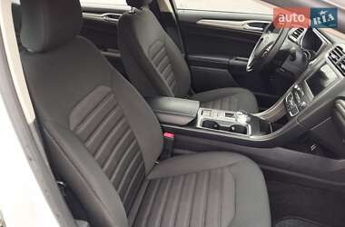 Седан Ford Fusion 2018 в 