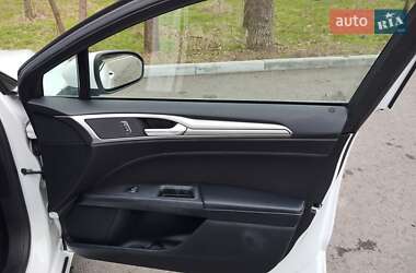 Седан Ford Fusion 2018 в 