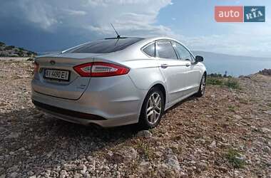 Седан Ford Fusion 2013 в 