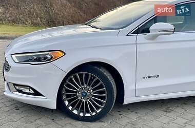 Седан Ford Fusion 2016 в 