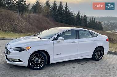 Седан Ford Fusion 2016 в 