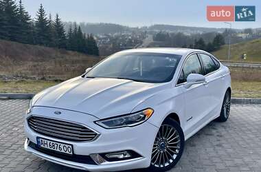 Седан Ford Fusion 2016 в 