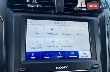 Седан Ford Fusion 2016 в 