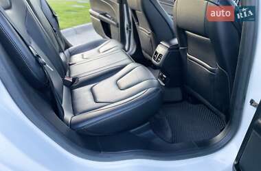Седан Ford Fusion 2016 в 