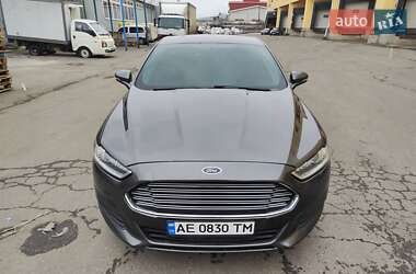 Седан Ford Fusion 2015 в 