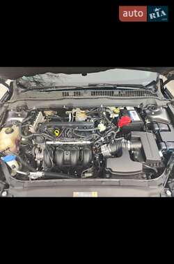 Седан Ford Fusion 2015 в 