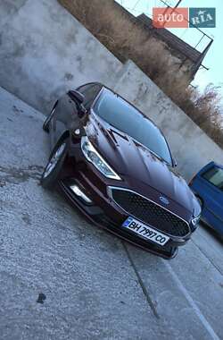 Седан Ford Fusion 2016 в 