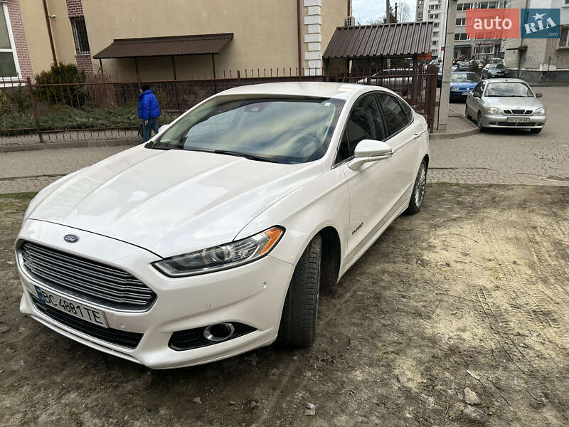 Седан Ford Fusion 2014 в Львове