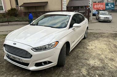 Седан Ford Fusion 2014 в 