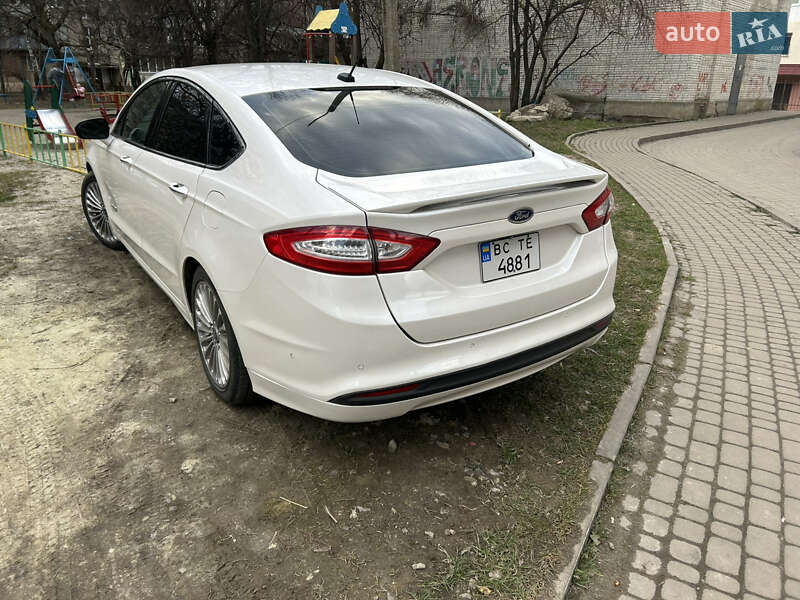 Седан Ford Fusion 2014 в Львове