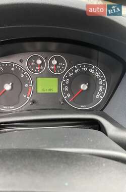 Хэтчбек Ford Fusion 2011 в 