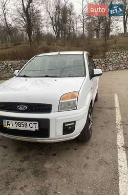 Хэтчбек Ford Fusion 2011 в 