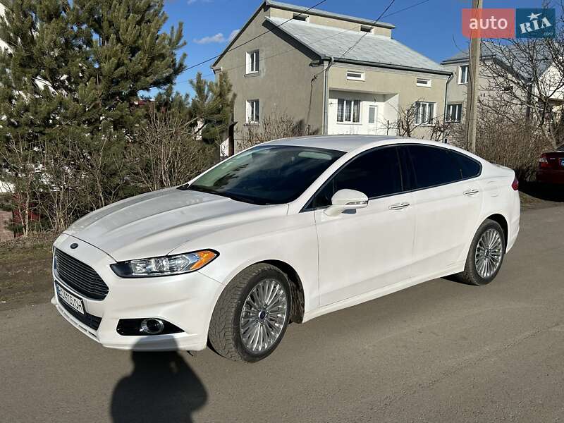 Седан Ford Fusion 2016 в Львове