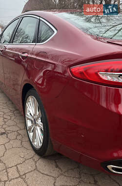 Седан Ford Fusion 2017 в 