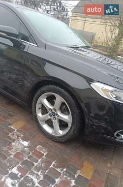 Седан Ford Fusion 2015 в 