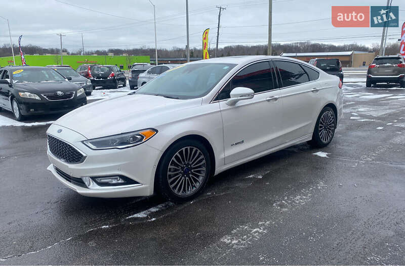 Седан Ford Fusion 2017 в 