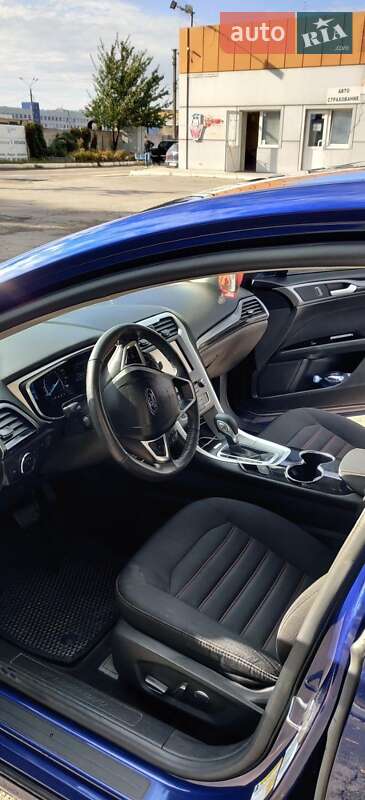 Седан Ford Fusion 2015 в 
