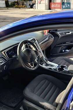 Седан Ford Fusion 2015 в 
