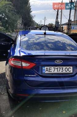 Седан Ford Fusion 2015 в 