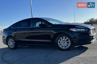 Седан Ford Fusion 2016 в 