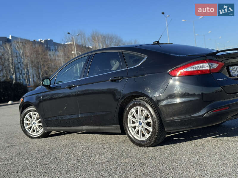 Седан Ford Fusion 2016 в Львові