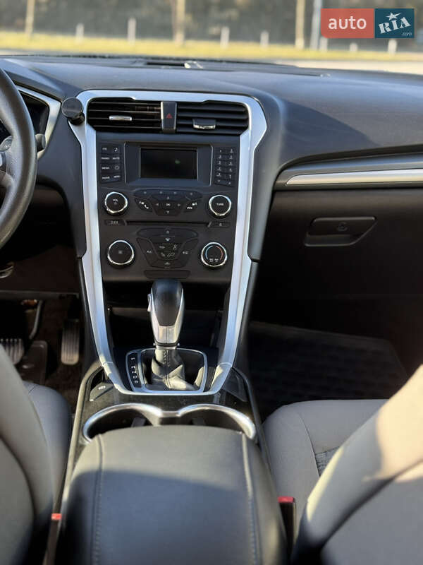 Седан Ford Fusion 2016 в Львові