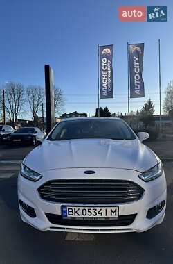 Седан Ford Fusion 2014 в 