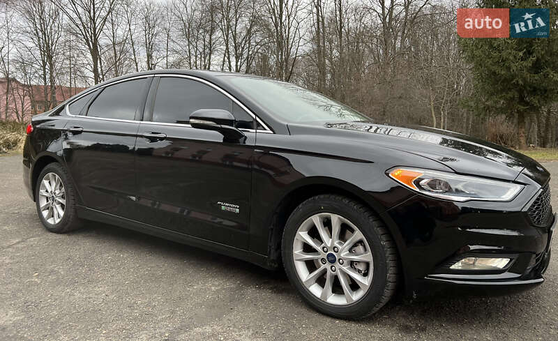 Седан Ford Fusion 2017 в 