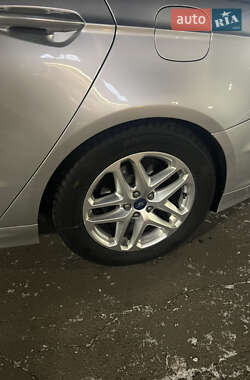 Седан Ford Fusion 2012 в 