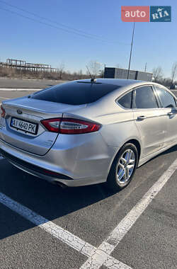 Седан Ford Fusion 2012 в 
