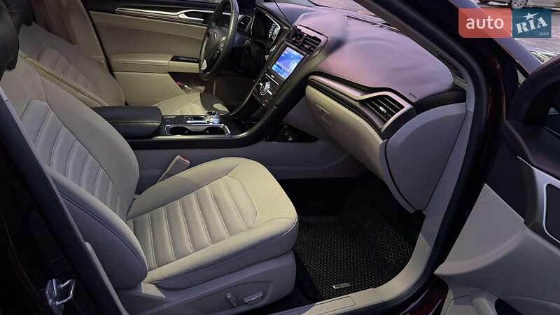 Седан Ford Fusion 2016 в Тернополі