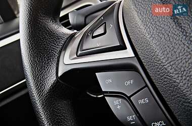Седан Ford Fusion 2017 в 