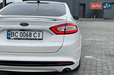 Седан Ford Fusion 2015 в 