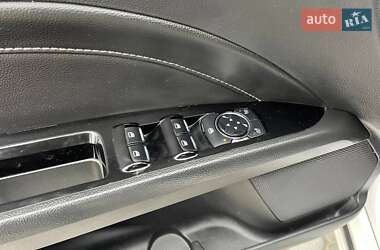 Седан Ford Fusion 2015 в 