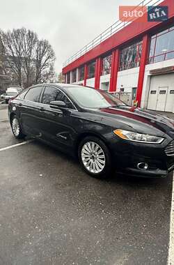Седан Ford Fusion 2013 в 