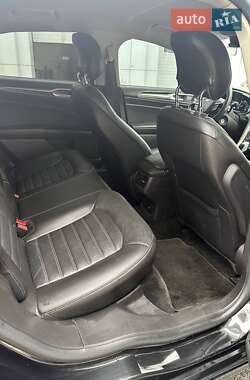 Седан Ford Fusion 2013 в 