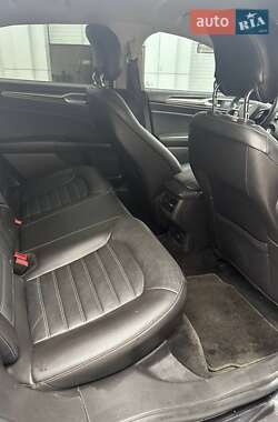 Седан Ford Fusion 2013 в 
