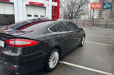 Седан Ford Fusion 2013 в 