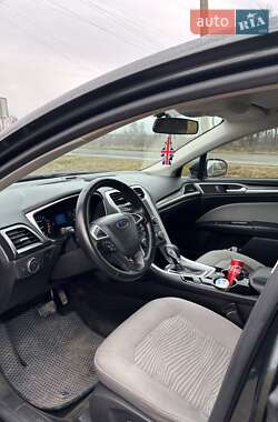Седан Ford Fusion 2015 в 
