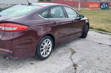 Седан Ford Fusion 2016 в 