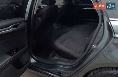 Седан Ford Fusion 2014 в 