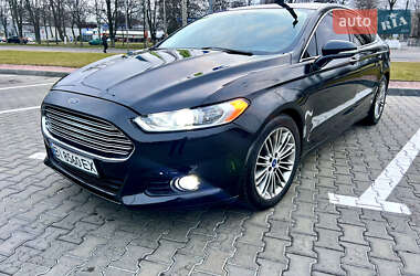 Седан Ford Fusion 2013 в 
