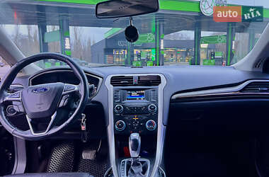 Седан Ford Fusion 2013 в 