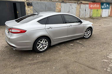 Седан Ford Fusion 2013 в 