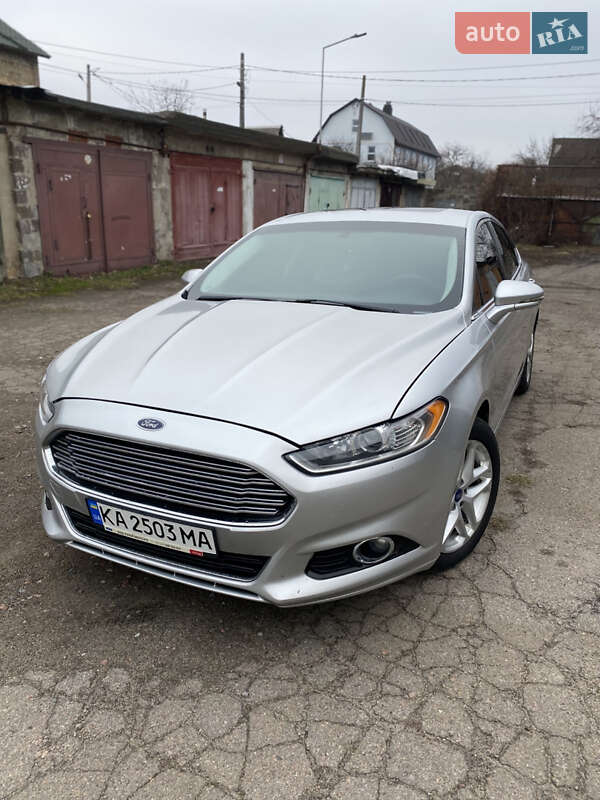 Седан Ford Fusion 2013 в 